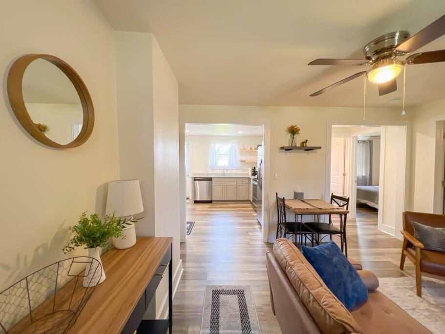 2Br Cedar Lane Road Retreat At Swamp Rabbit Trail! Apartment กรีนวิลล์ ภายนอก รูปภาพ